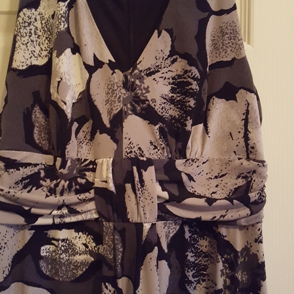 Dress - Picture 2 of 4